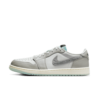 Air Jordan 1 Retro Low OG Year of the Snake (SKU HF3144‑100) – vooraanzicht met Summit White leren base en Photon Dust overlays met snakeskin‑textuur