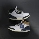 Air Jordan 3 A Ma Maniére Diffused Blue HV8571-100 on-feet gecombineerd met light wash denim voor een premium streetwear look

