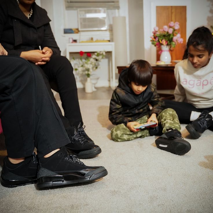 Air Jordan 3 Retro Black Cat 2025