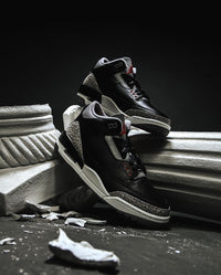 Close-up van Air Jordan 3 Retro Off Noir CT8532-001 met zichtbare Air unit, elephant print en Off Noir nubuck afwerking

