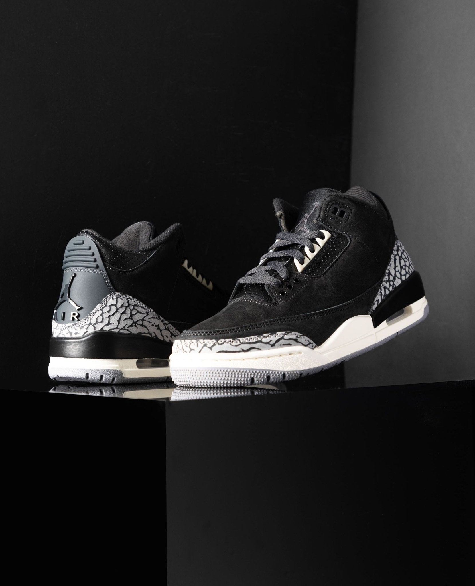 Air Jordan 3 Retro Off Noir
