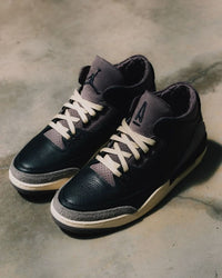 Air Jordan 3 Retro OG SP A Ma Maniére While You Were Sleeping FZ4811-001 on-feet gecombineerd met donkere denim voor een luxe streetwear look

