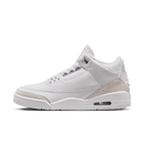Air Jordan 3 Pure Money (SKU CT8532‑111) – vooraanzicht met premium witte tumbled leather upper en metallic zilveren eyestays
