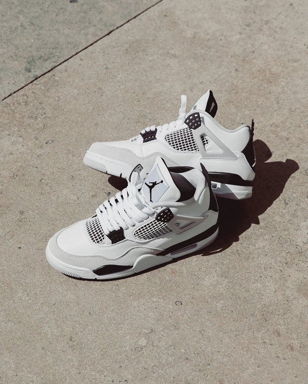 Air Jordan 4 Militärschwarz