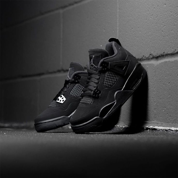 Air_Jordan_4_Retro_Black_Cat_2025_FV5029-010_Black_Black_Light_Graphite_Snrkickz 1 