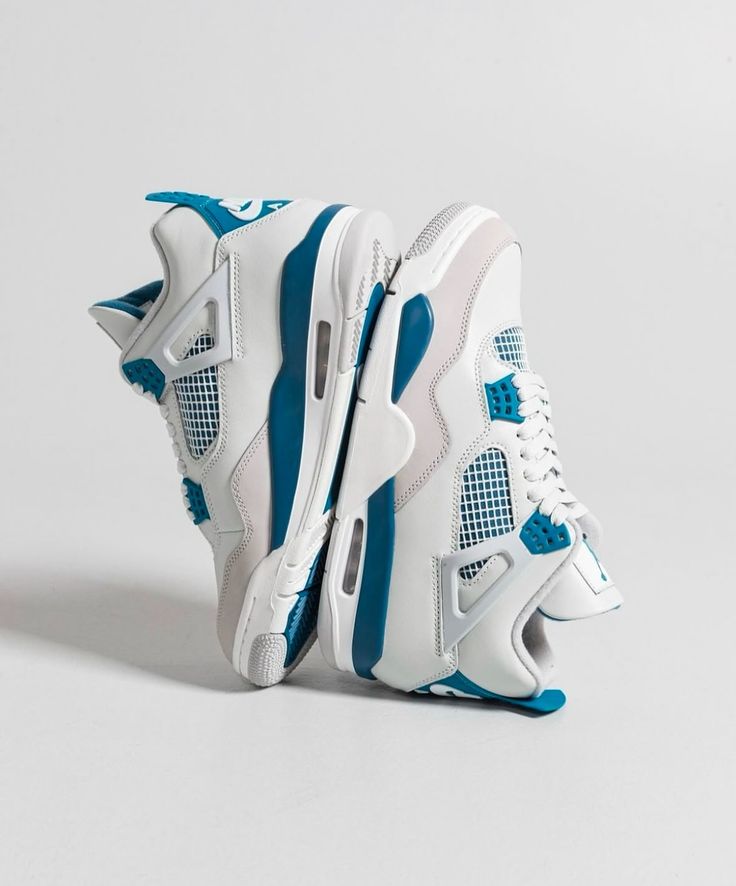 Air Jordan 4 Retro Military Blue