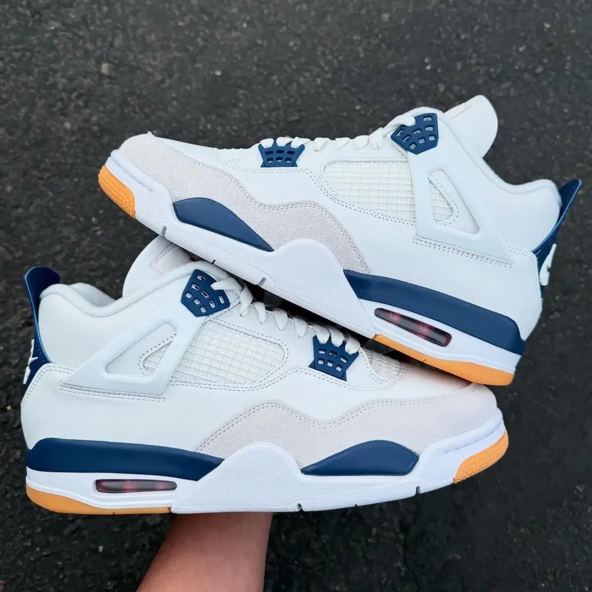 Air Jordan 4 Retro Navy x Nike SB
