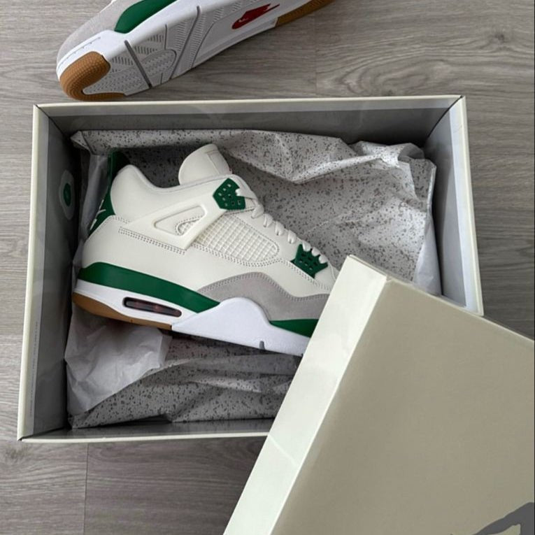 Air Jordan 4 Retro SB Pine Green