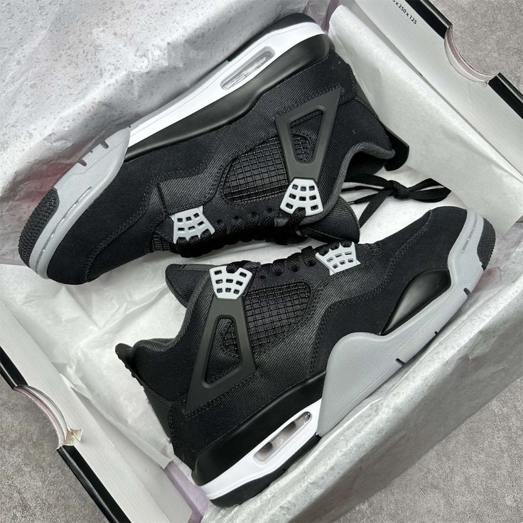 Air Jordan 4 Retro SE Black Canvas