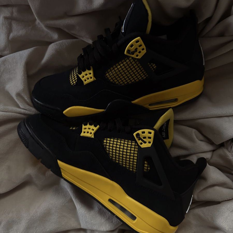 Air Jordan 4 Retro Thunder (2023)