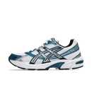 ASICS GEL-1130 White Restful Teal – zijaanzicht met mesh upper, witte basis en teal accenten op een retro running silhouet via Snrkickz