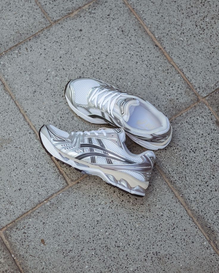 ASICS GEL-Kayano 14 White Graphite Grey