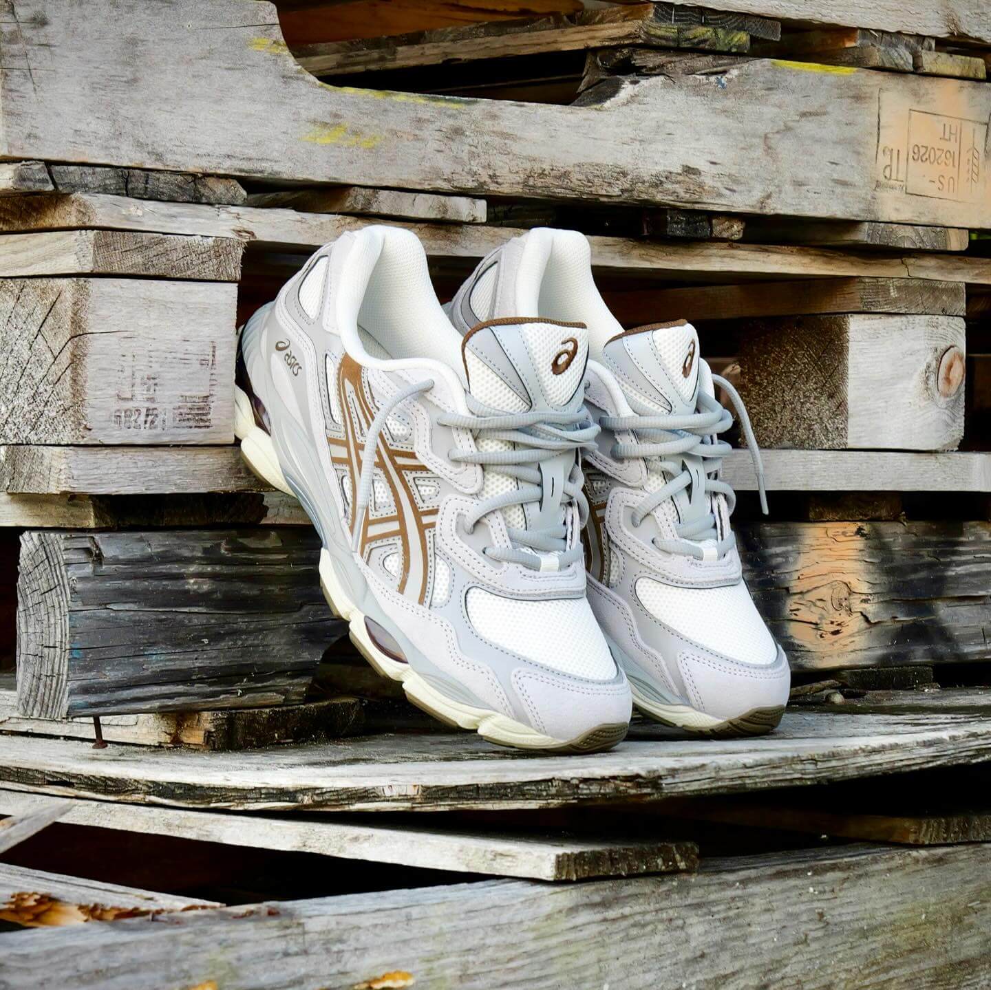 ASICS Gel-NYC Cream Cement Grey Brown Snrkickz 1