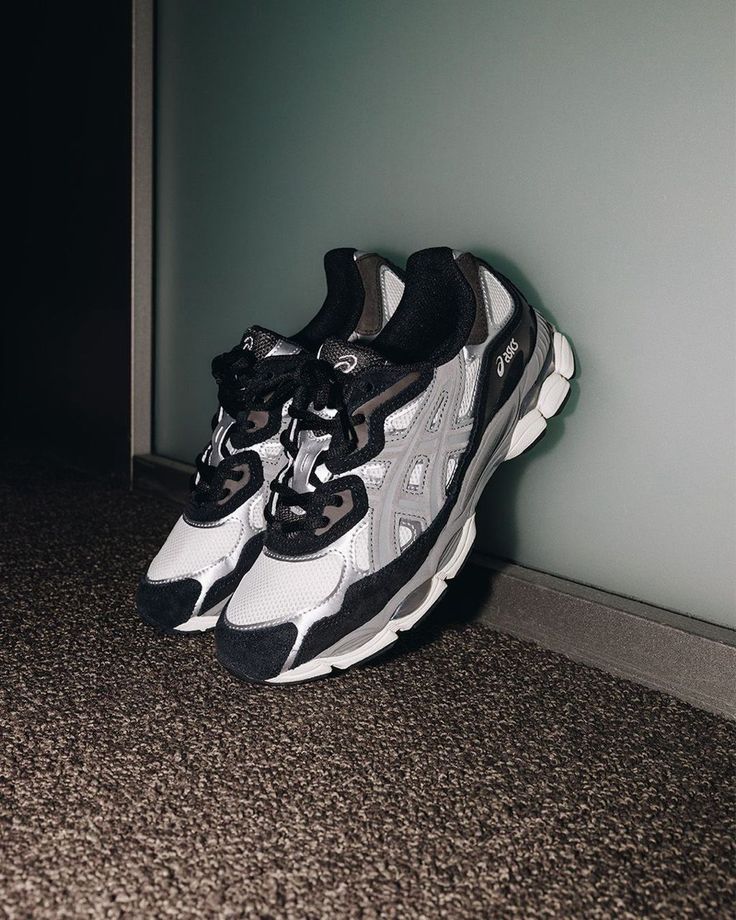 ASICS Gel-NYC Elfenbein/Tongrau