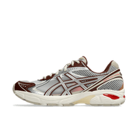 ASICS GT-2160 Above the Clouds Chocolate Brown 1203A654-100 zijaanzicht met chocoladebruin mesh, suède overlays en metallic details

