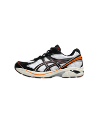 ASICS GT-2160 BLEACH Ichigo Kurosaki 1203A722-100 zijaanzicht met oranje mesh, zwarte overlays en witte accenten geïnspireerd op de anime BLEACH

