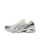 ASICS GT-2160 Cream Greige 1203A320-111 zijaanzicht met cream mesh, greige overlays en metallic accenten in retro running design

