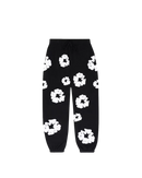 Denim Tears The Cotton Wreath Sweatpants Black – oversized zwarte sweatpants met rood-wit borduursel
