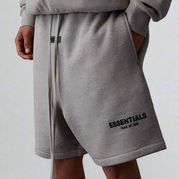 Fear of God Essentials Dunkle Haferflocken-Shorts