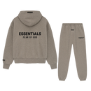 Sweatpants in Homestead Heather gecombineerd met matching hoodie, gefotografeerd on-body met sneakers voor streetwear look