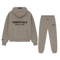 Sweatpants in Homestead Heather gecombineerd met matching hoodie, gefotografeerd on-body met sneakers voor streetwear look