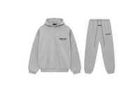 Fear_of_God_Essentials_FW24_Light_Heather_Full_set_Snrkickz trainingspakken