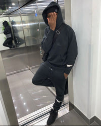 Fear of God Essentials Hoodie Black – authentieke label- en tagdetail