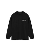 Studiofoto van de Fear of God Essentials Jersey Long Sleeve T-Shirt Black met minimalistische look, ronde hals en wit Essentials logo links op de borst