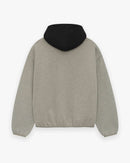 Achterzijde van de Fear of God Essentials NBA Warm Heather hoodie met zwarte capuchon en oversized pasvorm, ideaal voor een moderne streetwearlook