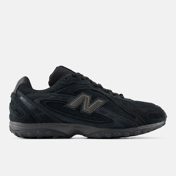 New Balance 204L Triple Black