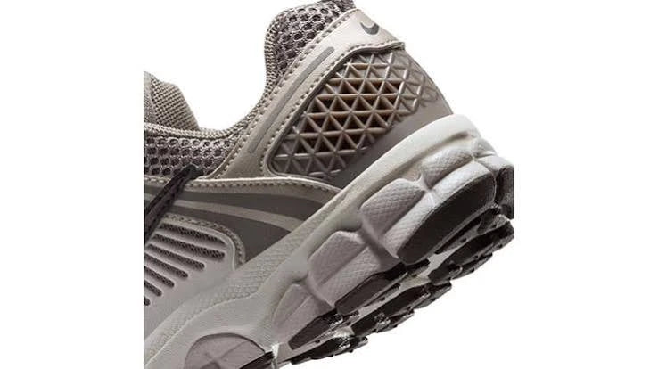 Nike Vomero 5 Taupe Haze Silt Red Tattoo (GS) (HF6998-200) | Snrkickz