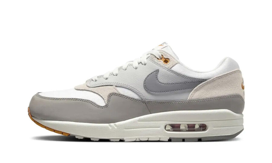 Nike Air Max 1 Light Iron Ore Flat Pewter IB1492-121 - Zijaanzicht | Snrkickz
