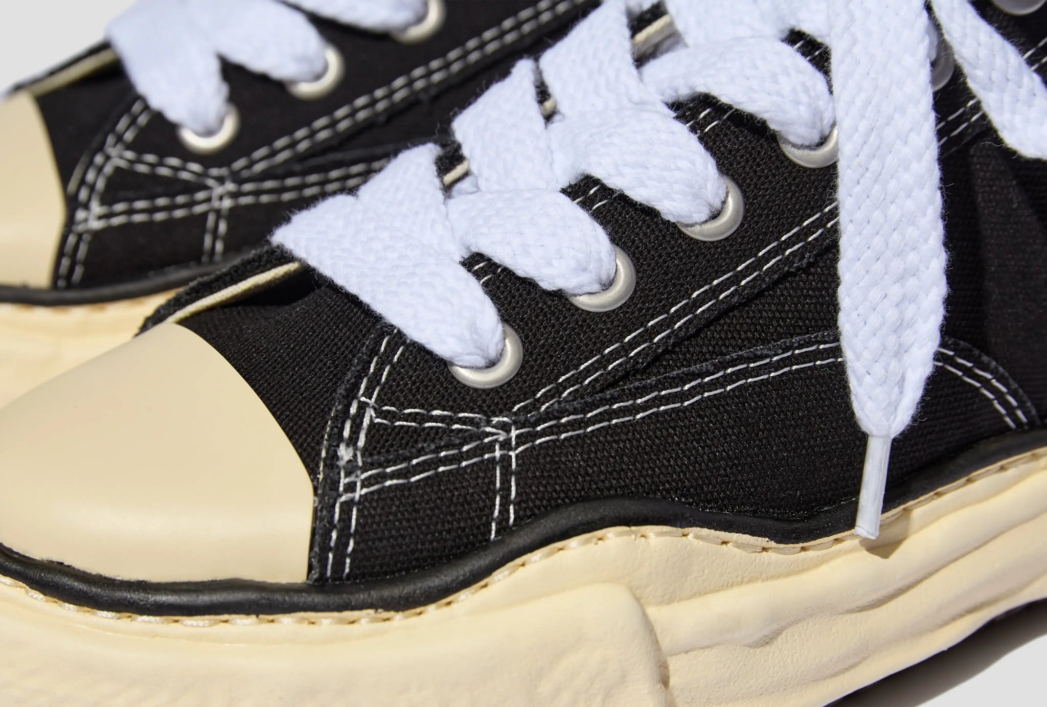 Maison Mihara Peterson Canvas Low Vintage Black