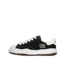 Maison Mihara Yasuhiro Blakey OG Sole Canvas Low Black – minimalistische zwarte canvas sneaker met organisch gevormde, handgemaakte rubberzool