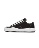 Zijkant van de Maison Mihara Yasuhiro Peterson OG Sole Low in zwarte canvas, met kenmerkende chunky zool