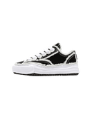 Zijkant van de Maison Mihara OG Sole Low Frayed Black met rafelige canvas en kenmerkende vervormde zool