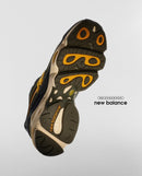 New Balance 1000 Bricks & Wood A Different Bounce M1000BD1 on-feet met wide-leg broek voor een rauwe urban look

