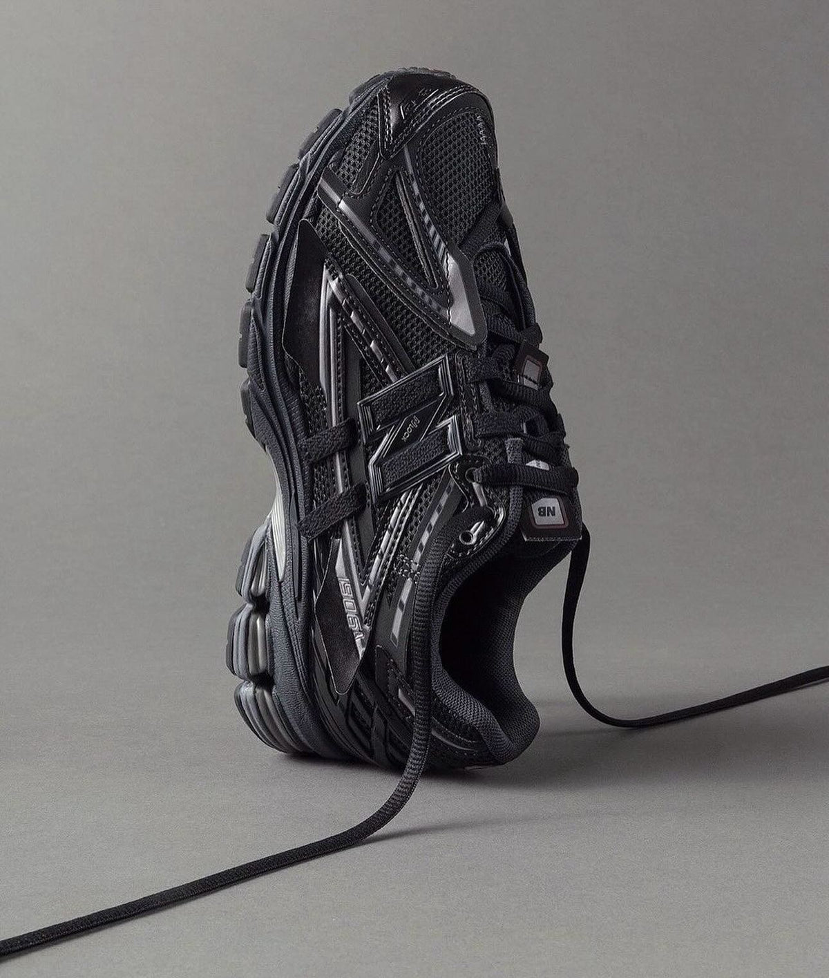 New Balance 1906A Schwarz