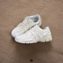 1906A New Balance 1906A White Green – detail hieltab en tonglabel met New Balance-branding