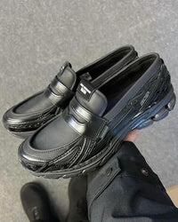 Onderzijde van de New Balance 1906L Black met responsieve N-ERGY demping en robuuste buitenzool. Perfect voor dagelijks gebruik met een clean zwarte uitstraling.

