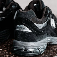 New Balance 2002R Gore-Tex Protection Pack Black Magnet  URC564KY  Brighton Grey/Tornado Snrkickz 2