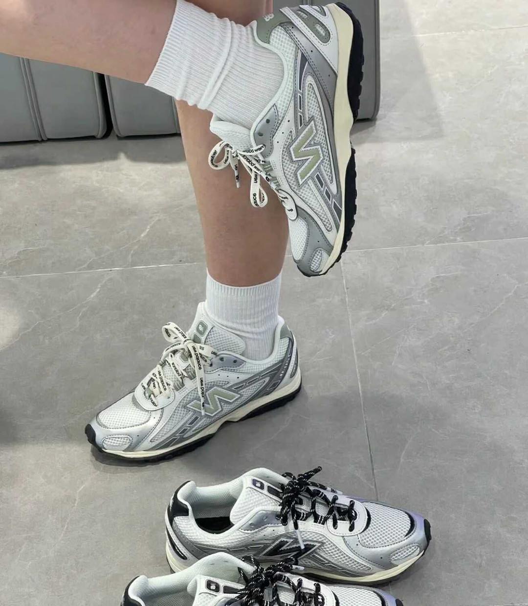 New Balance 204L Silver Metallic Sage Green