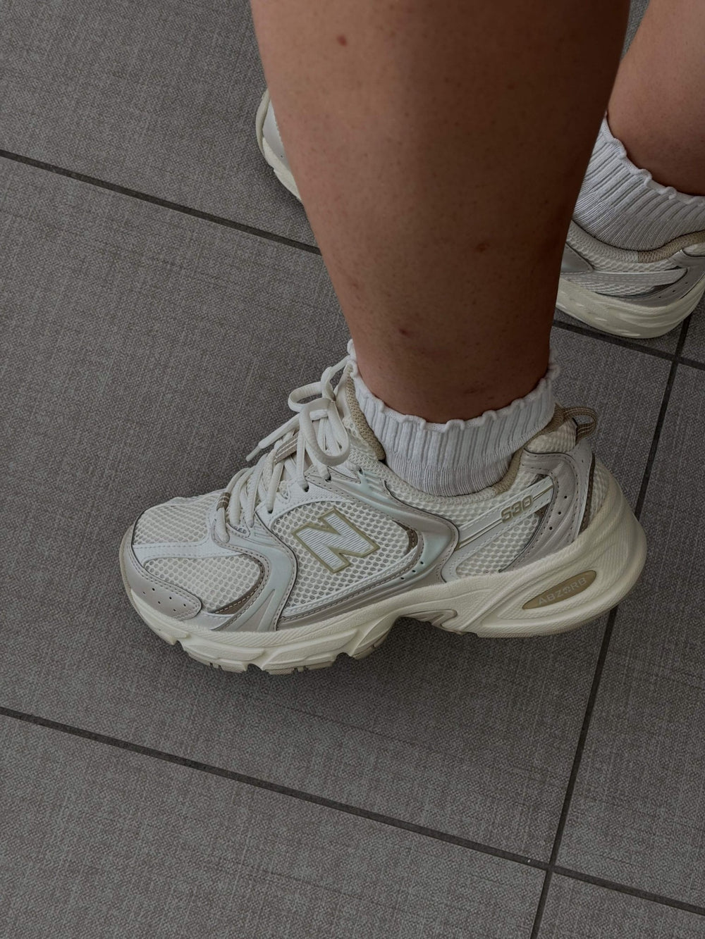 New Balance 530 Beige Angora