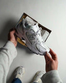 New Balance 530 Grey Matter met originele doos, ABZORB-zool en zilverkleurige branding zichtbaar

