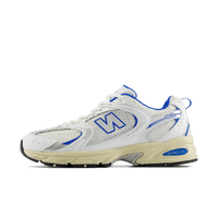 New Balance 530 White Blue Oasis zijaanzicht met lichtblauwe accenten en ademende mesh upper

