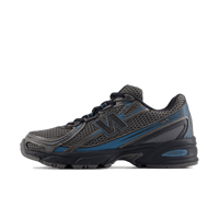 New Balance 740v2 Grey Blue zijaanzicht met grijze mesh upper, blauwe logo-accenten en retro ABZORB-zool

