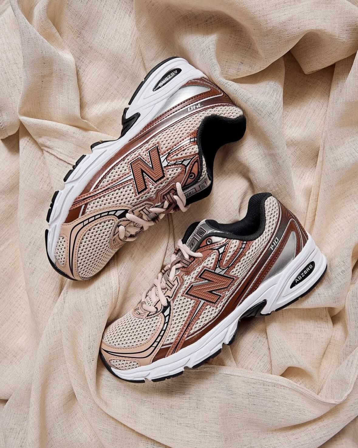 New_Balance_740_Rich_Oak_U740BB2_Snrkickz 4