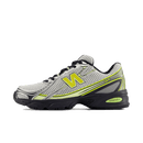 New Balance 740v2 Sea Salt Phantom zijaanzicht met off-white mesh upper en donkere Phantom accenten op zool en logo

