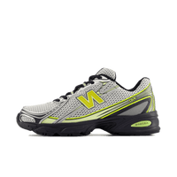 New Balance 740v2 Sea Salt Phantom zijaanzicht met off-white mesh upper en donkere Phantom accenten op zool en logo

