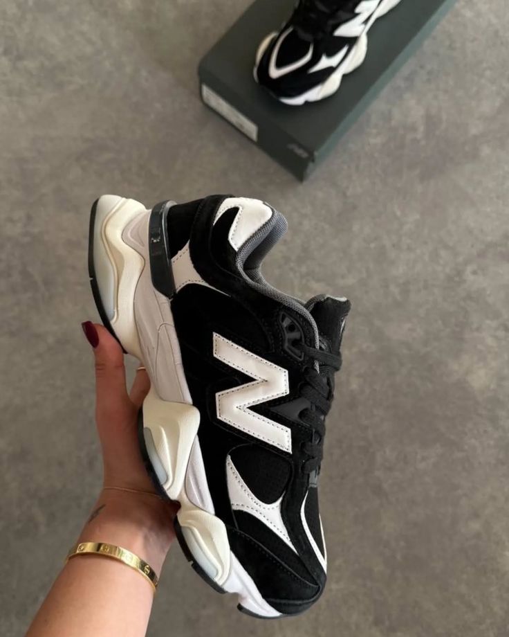 New Balance 9060 Schwarz Weiß